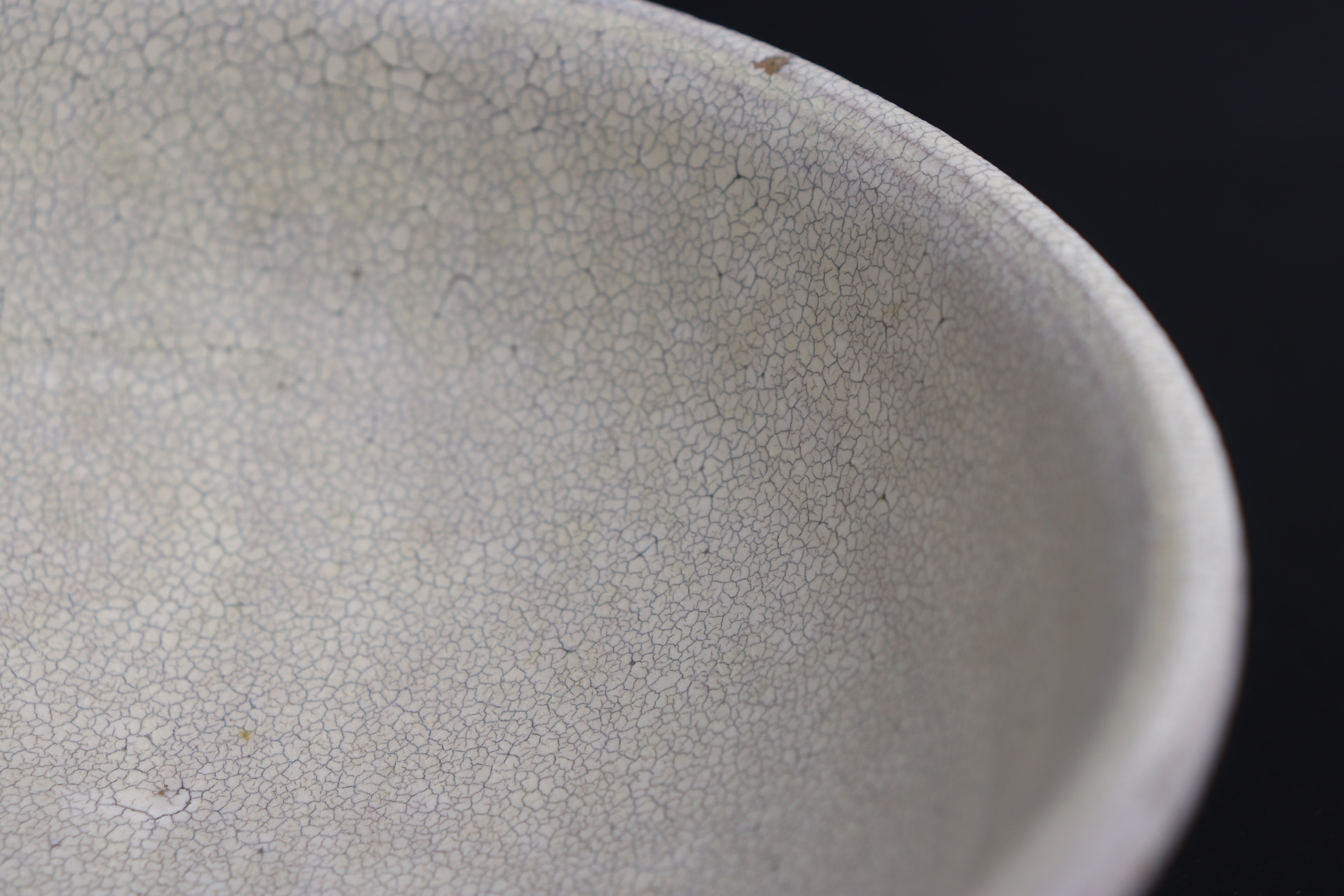 Serving Bowl (White Shirohibite Glaze) – Atsushi Ogata