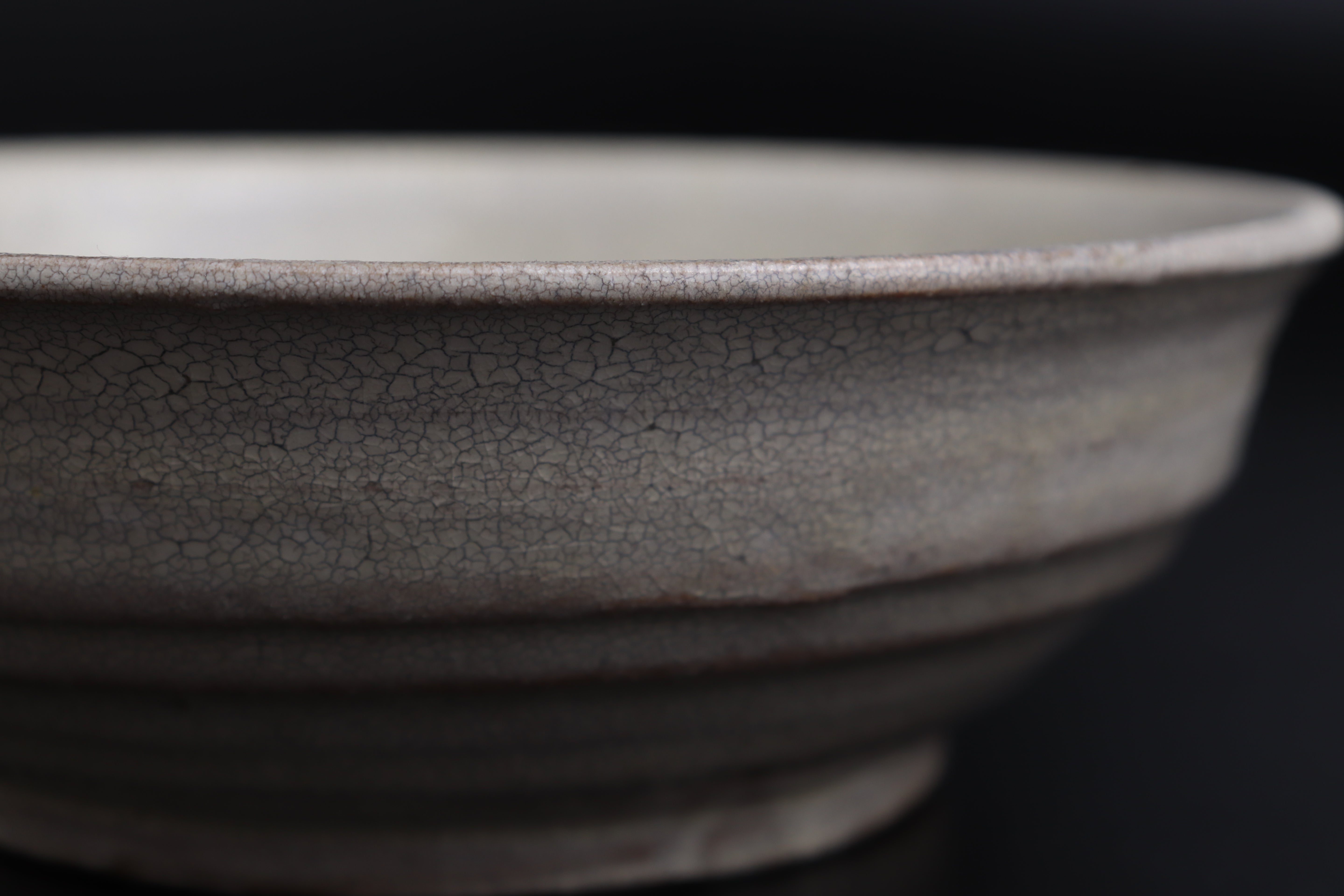 Serving Bowl (White Shirohibite Glaze) – Atsushi Ogata