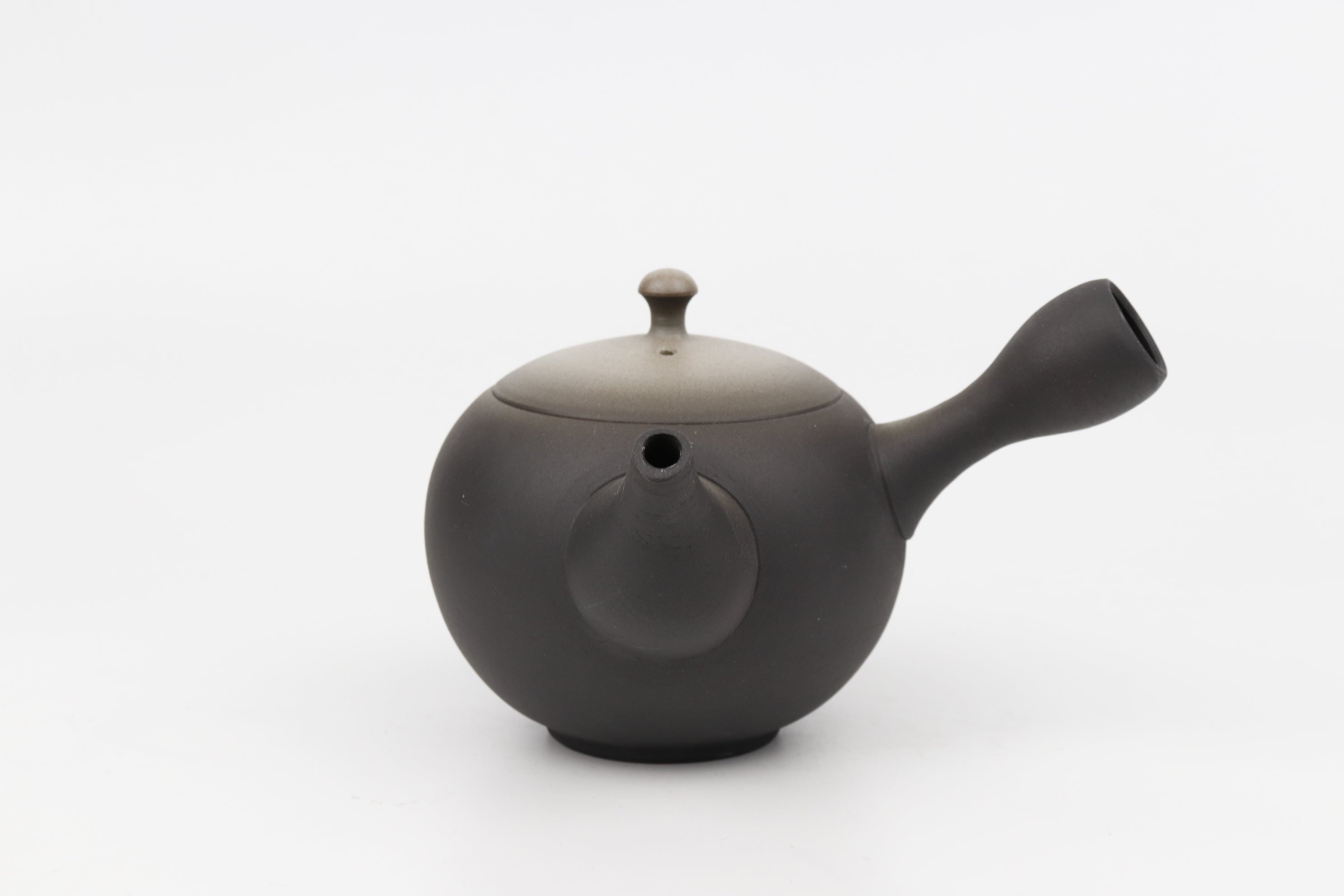 إنها إبريق شاي "Gokuhei Kyusu"