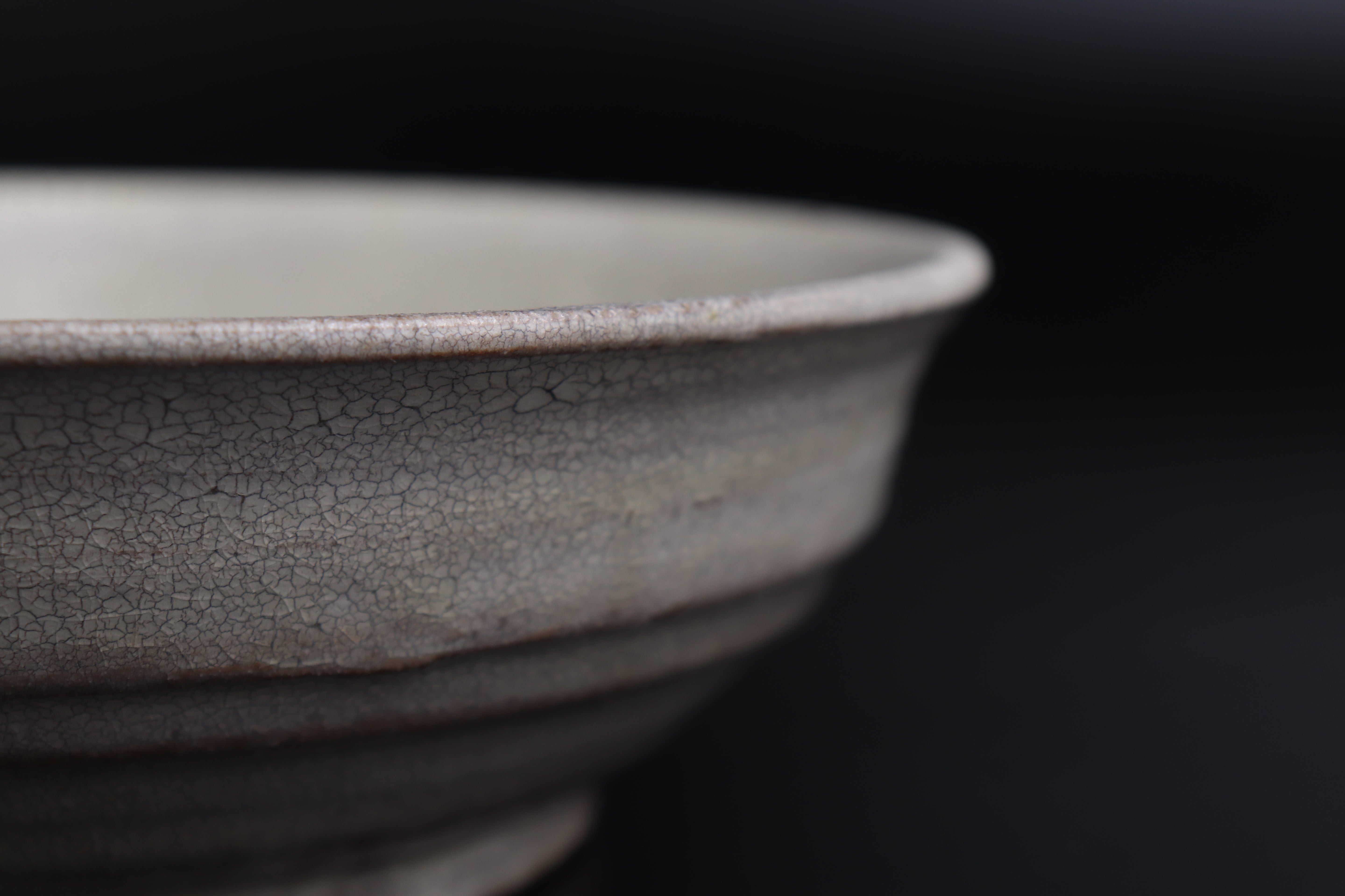 Serving Bowl (White Shirohibite Glaze) – Atsushi Ogata
