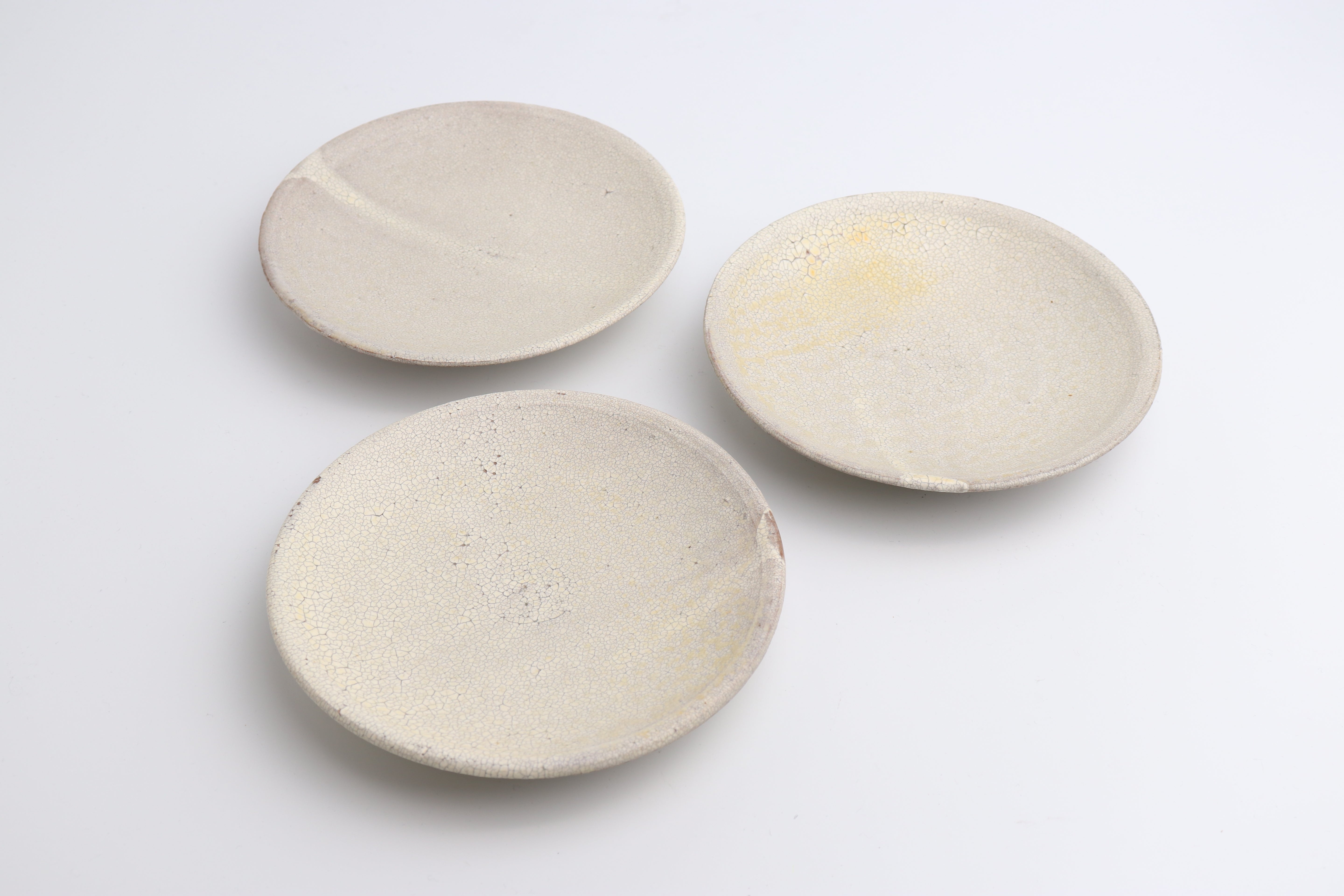 Plate (15cm, White Shirohibite Glaze) – Atsushi Ogata