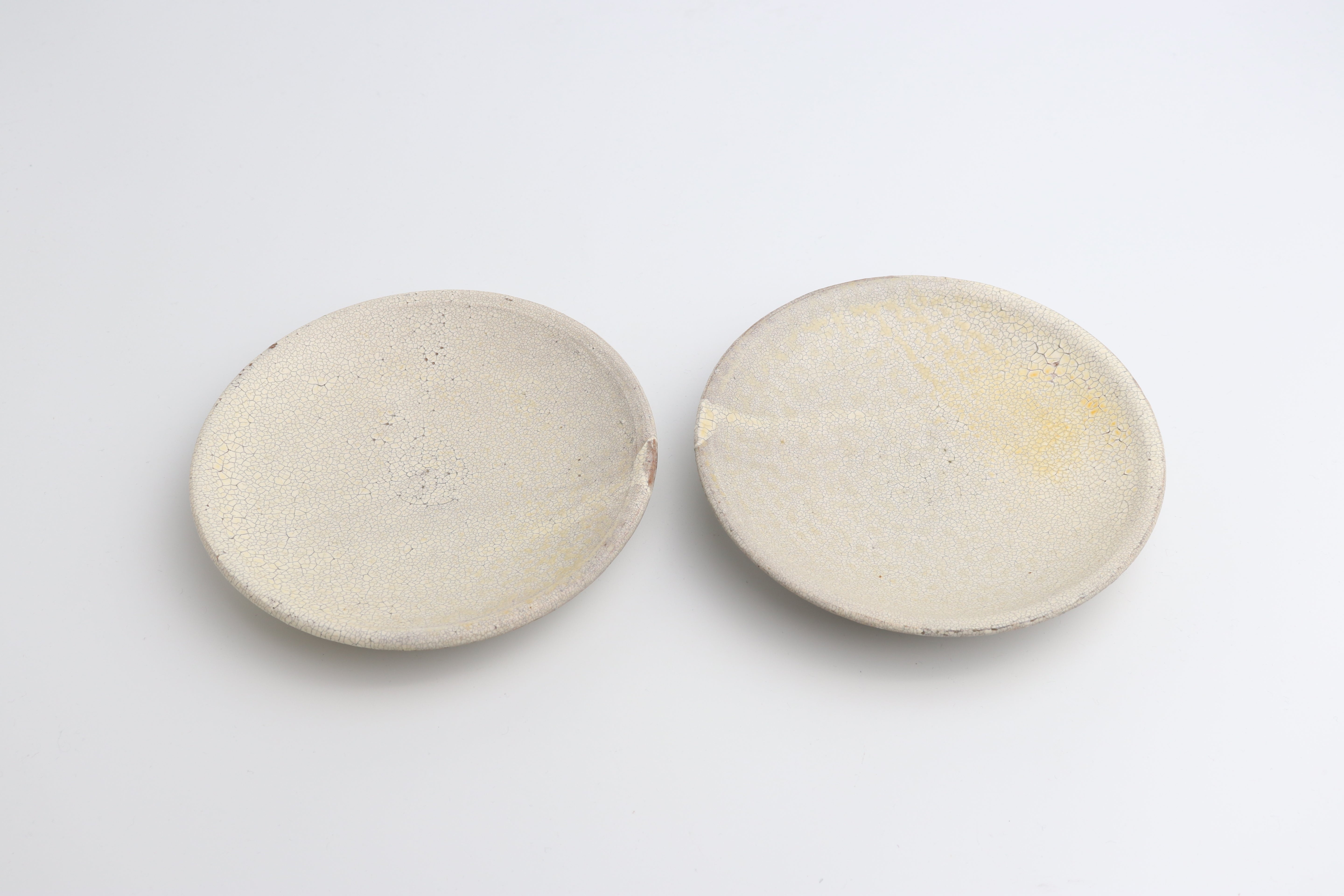 Plate (15cm, White Shirohibite Glaze) – Atsushi Ogata