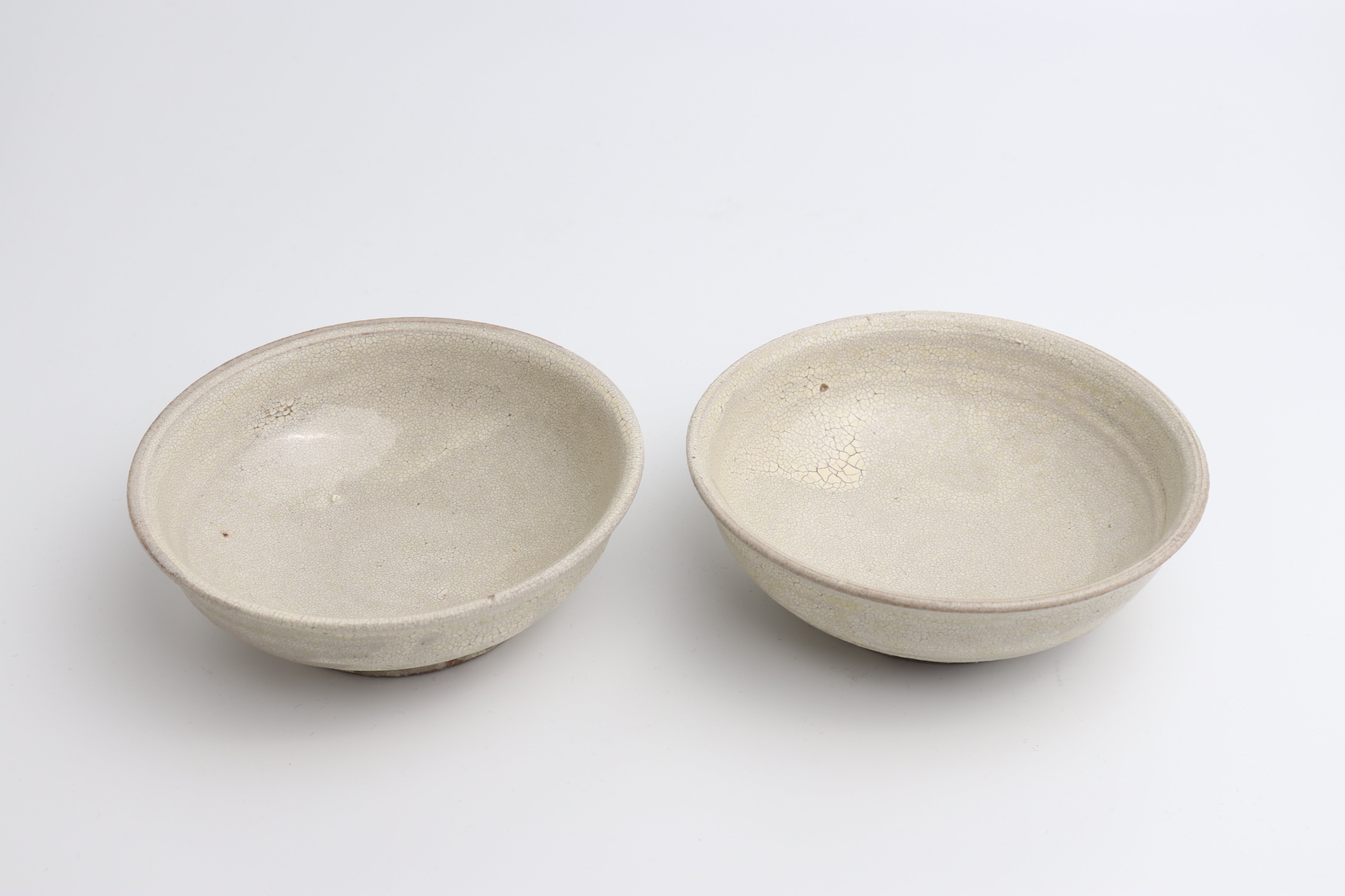 Serving Bowl (White Shirohibite Glaze) – Atsushi Ogata