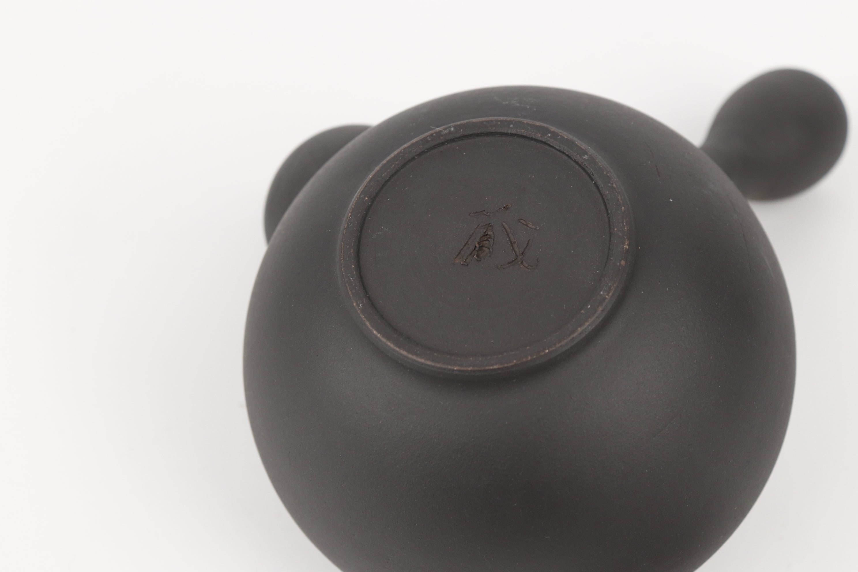 إنها إبريق شاي "Gokuhei Kyusu"