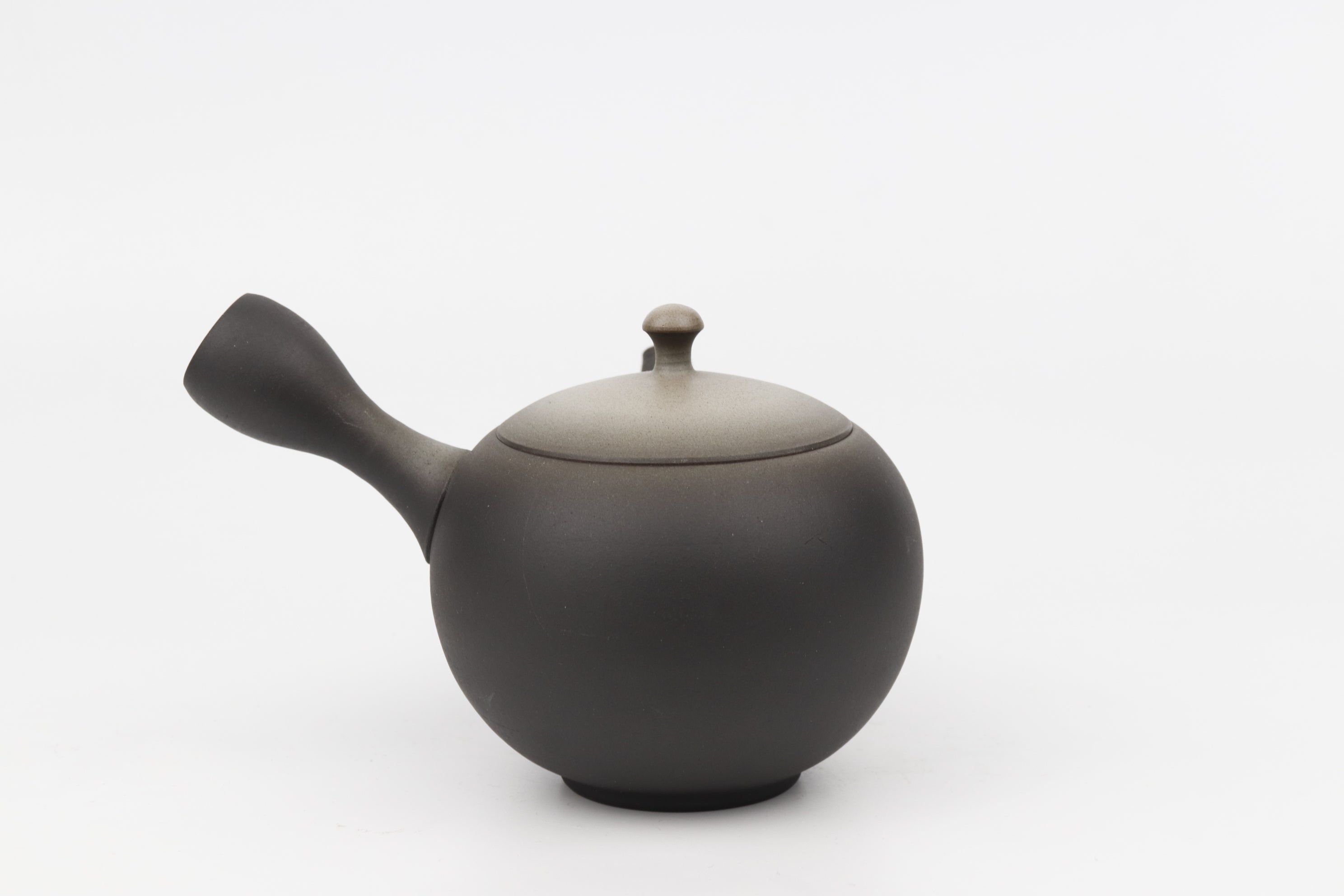 إنها إبريق شاي "Gokuhei Kyusu"