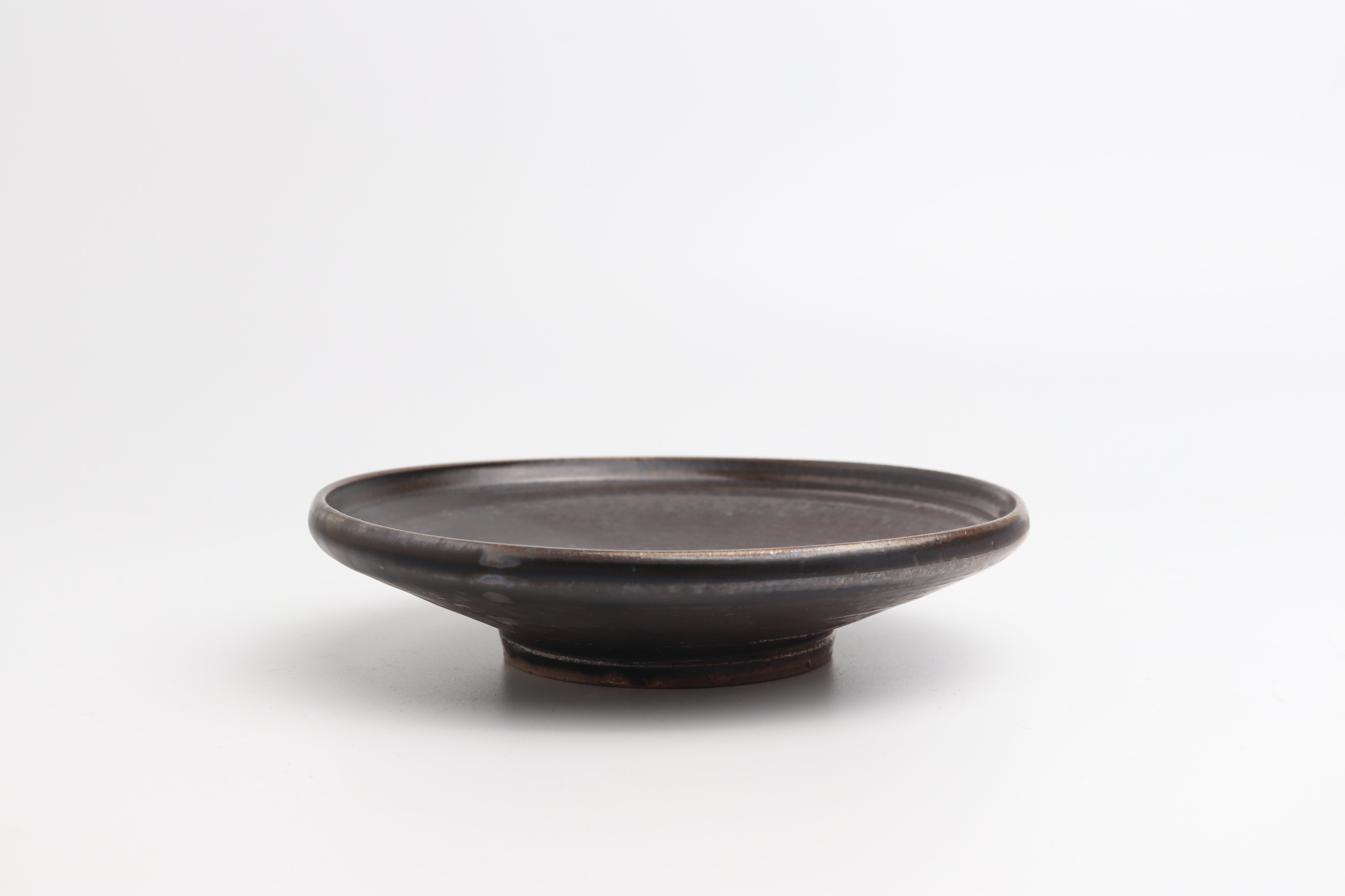 Yukiko Tsuchiya dish 15cm black Karatsu