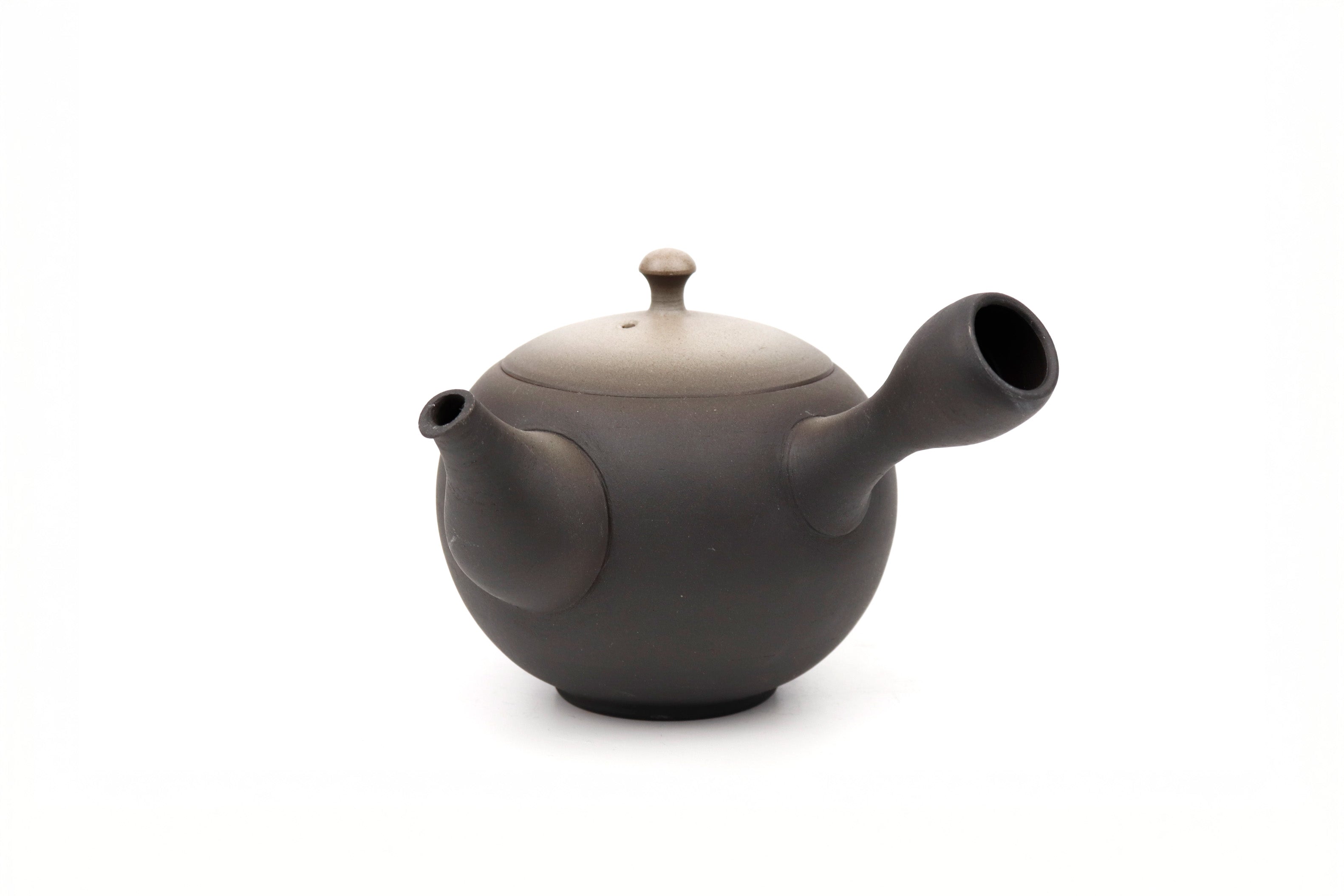 إنها إبريق شاي "Gokuhei Kyusu"